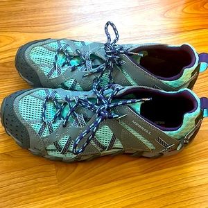 Merrell vibram new never worn sneakers